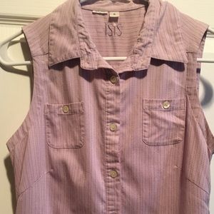 Lightweight, pale purple sleeveless activewear top